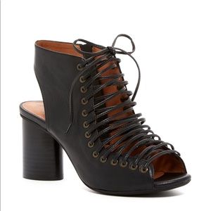 Jeffrey Campbell Covet size 8 Lace up Black Heel